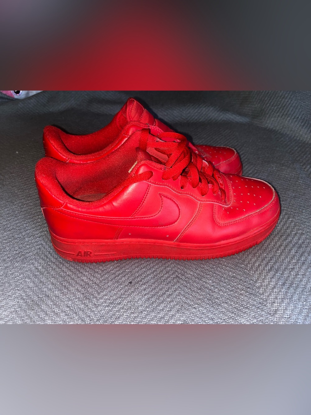 EUC  Nike Air Force 1 Low "Triple Red" (University Red) sneakers shoes. Size 10.